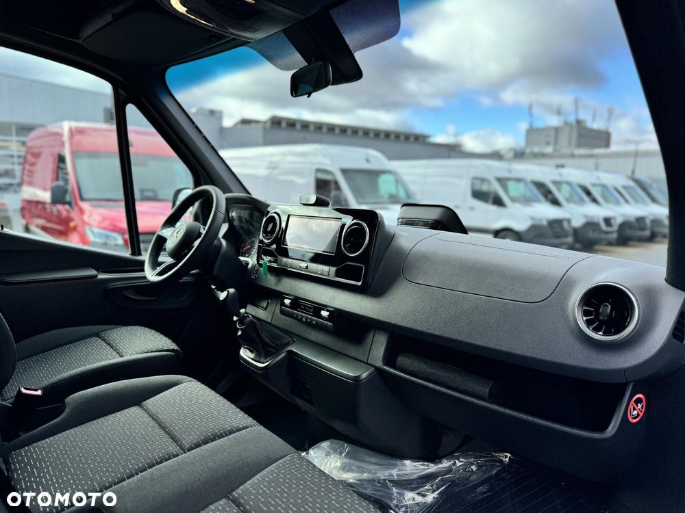 Mercedes-Benz Sprinter - 9