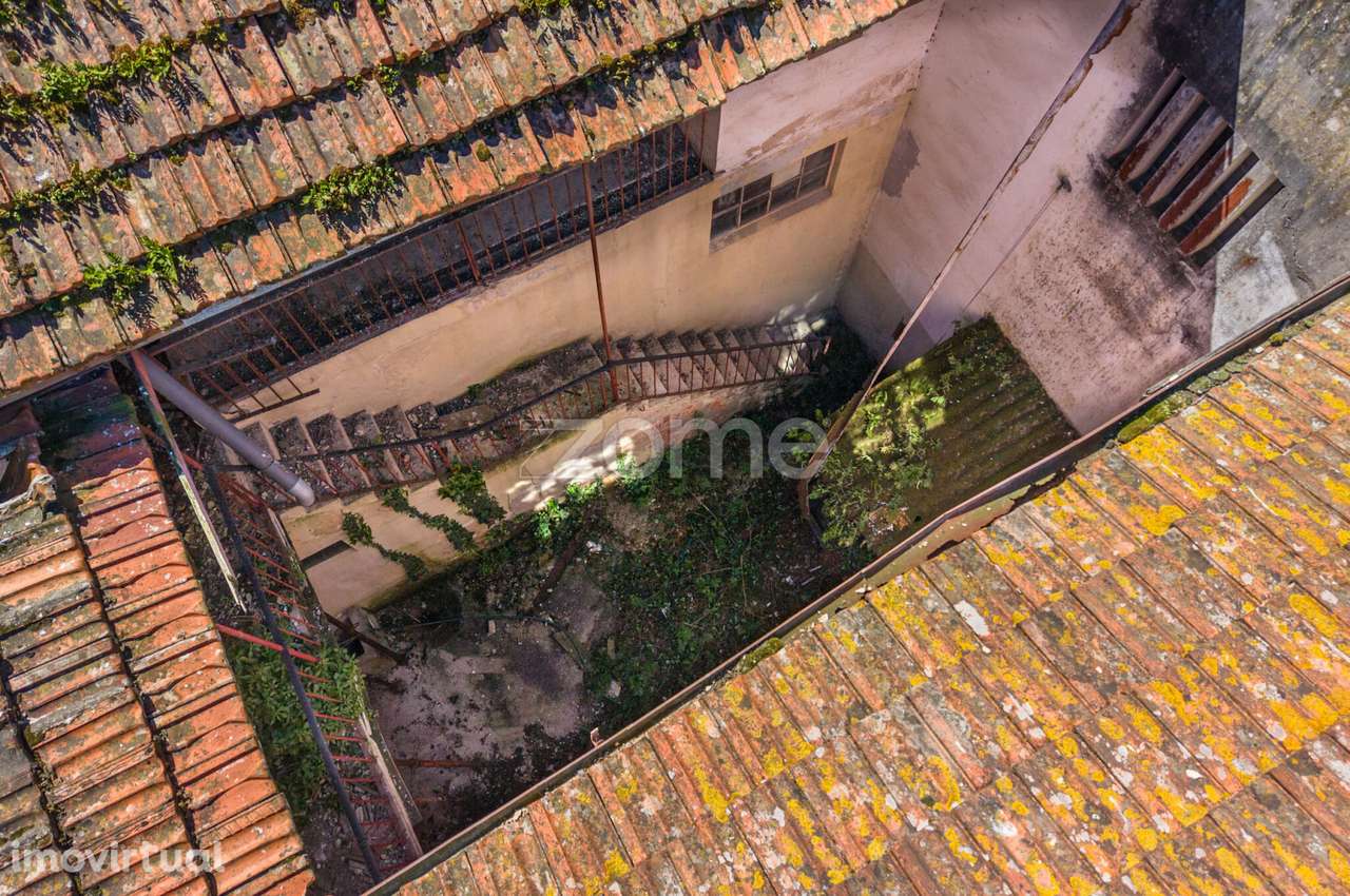 Imóvel para reconstruir na baixa da Figueira da Foz, junto à Marina! - Grande imagem: 5/30
