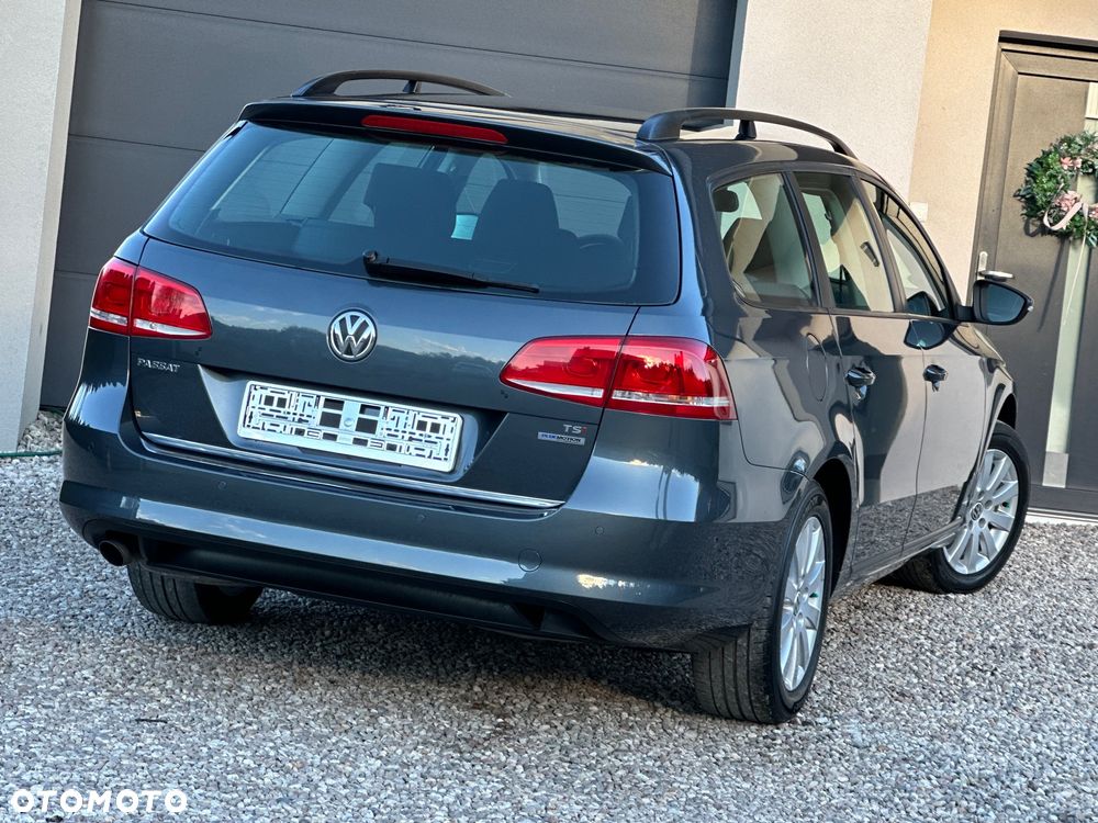 Volkswagen Passat - 14