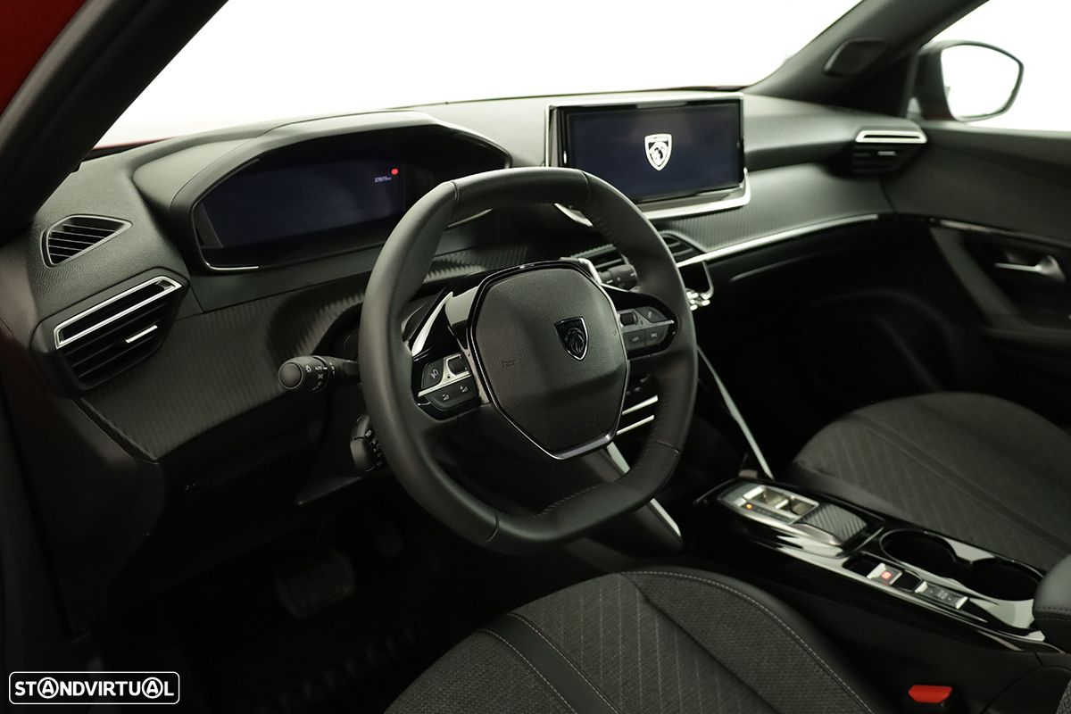 Peugeot 2008 1.2 PureTech Allure EAT8 - 7