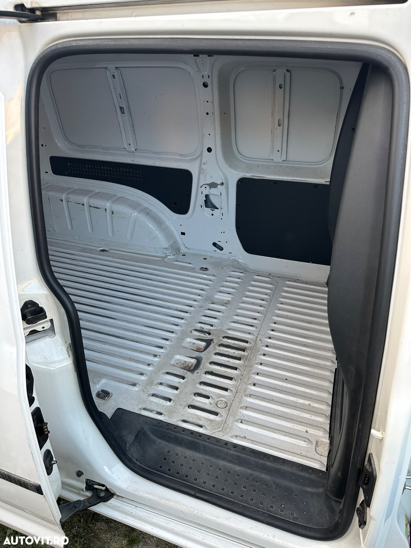 Volkswagen Caddy 1.4 TSI Maxi - 4