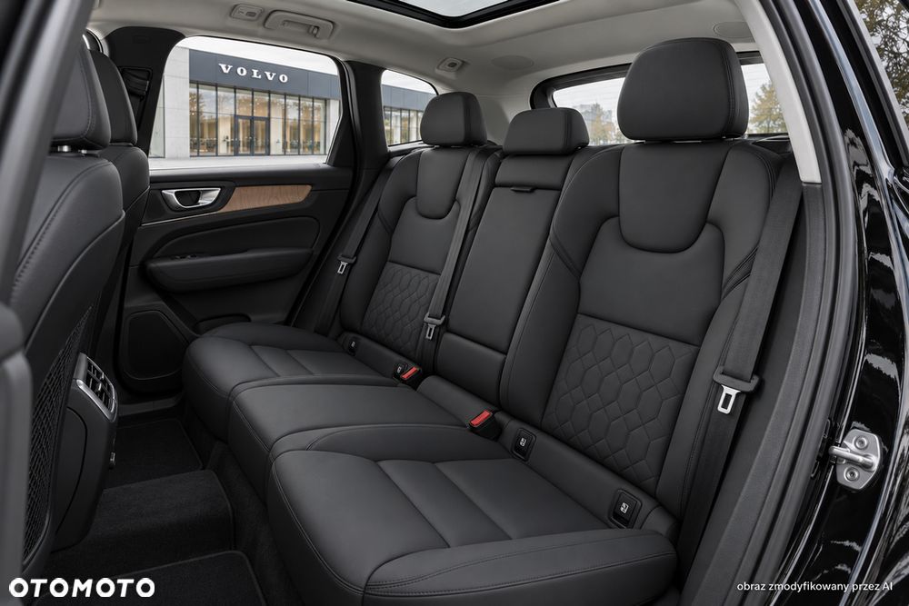 Volvo XC 60 B5 B AWD Ultra Dark - 18