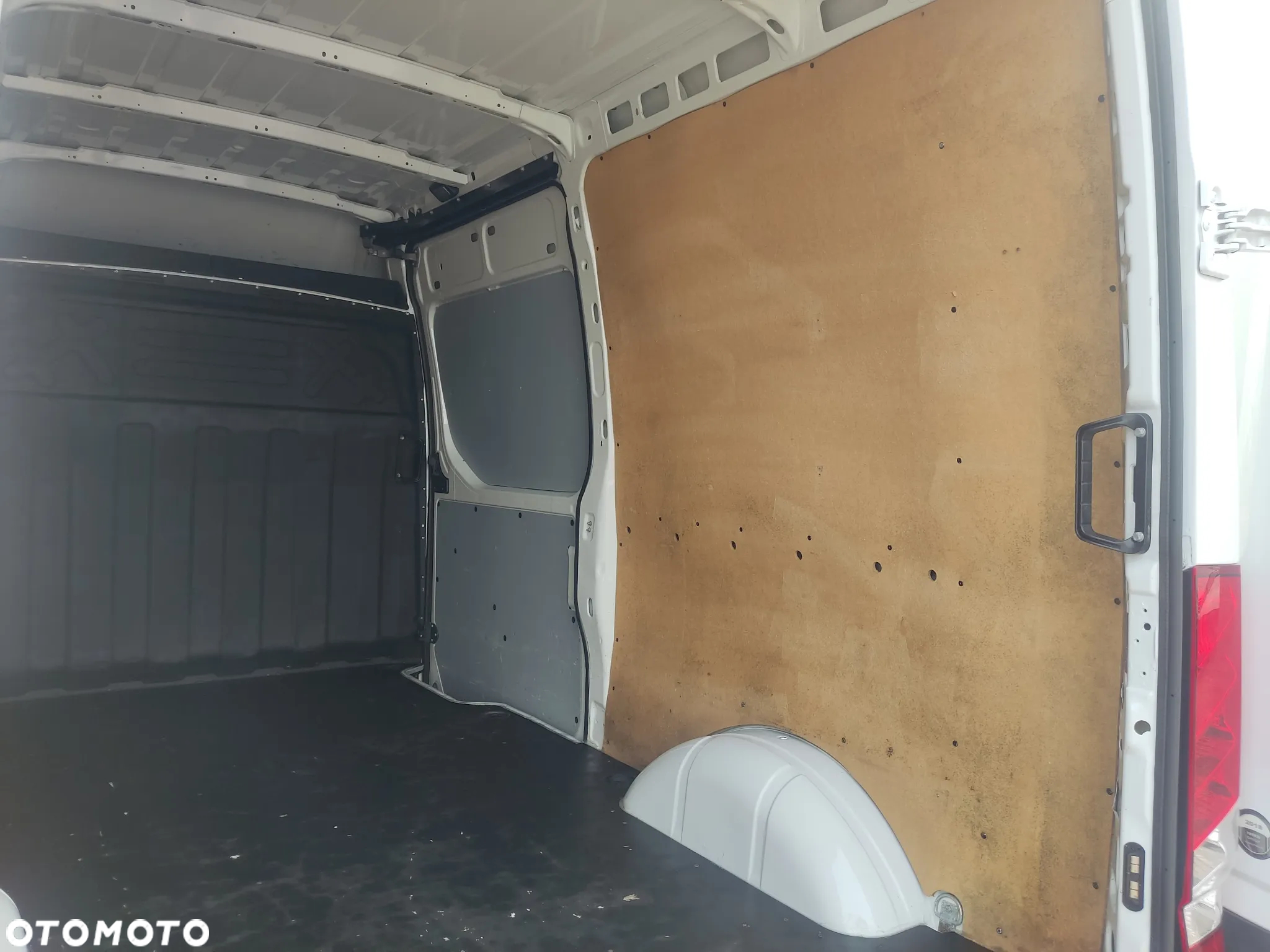 Iveco 35S140 - 23