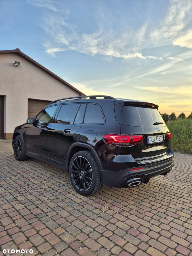Mercedes-Benz GLB - 1