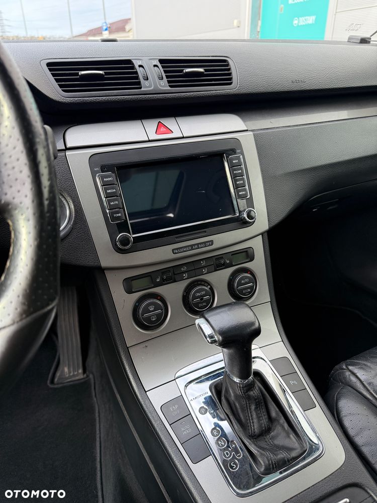 Volkswagen Passat 3.6 V6 R36 - 10