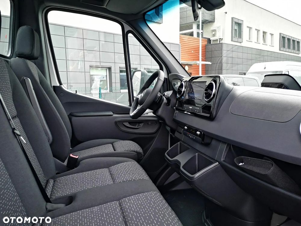 Mercedes-Benz Sprinter - 9