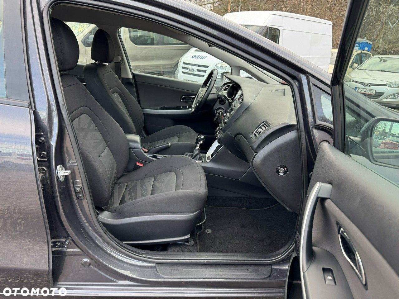 Kia Ceed - 13