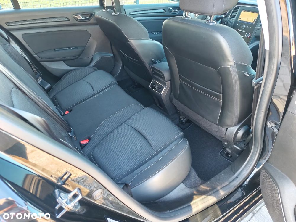 Renault Megane ENERGY TCe 140 EDC LIMITED - 13