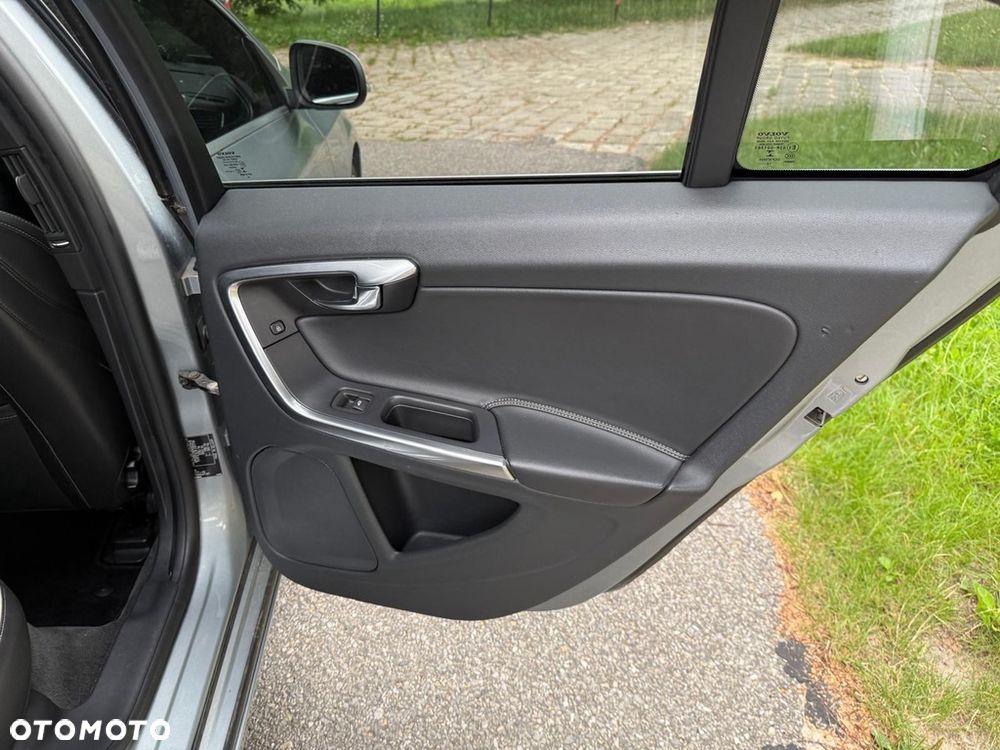 Volvo S60 D4 Drive-E R-Design Summum - 34