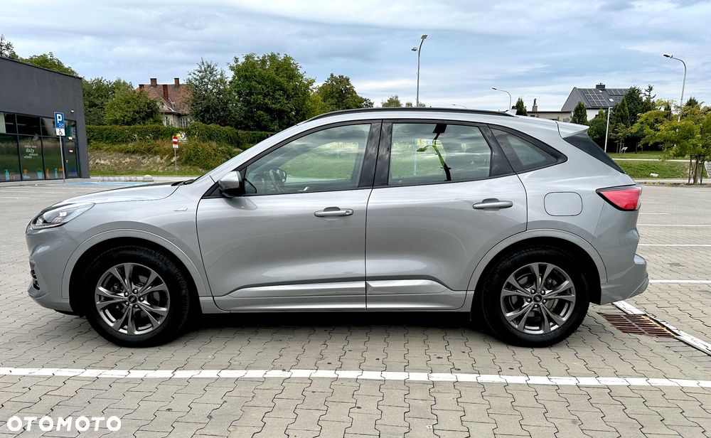 Ford Kuga 1.5 EcoBoost ST-LINE - 3