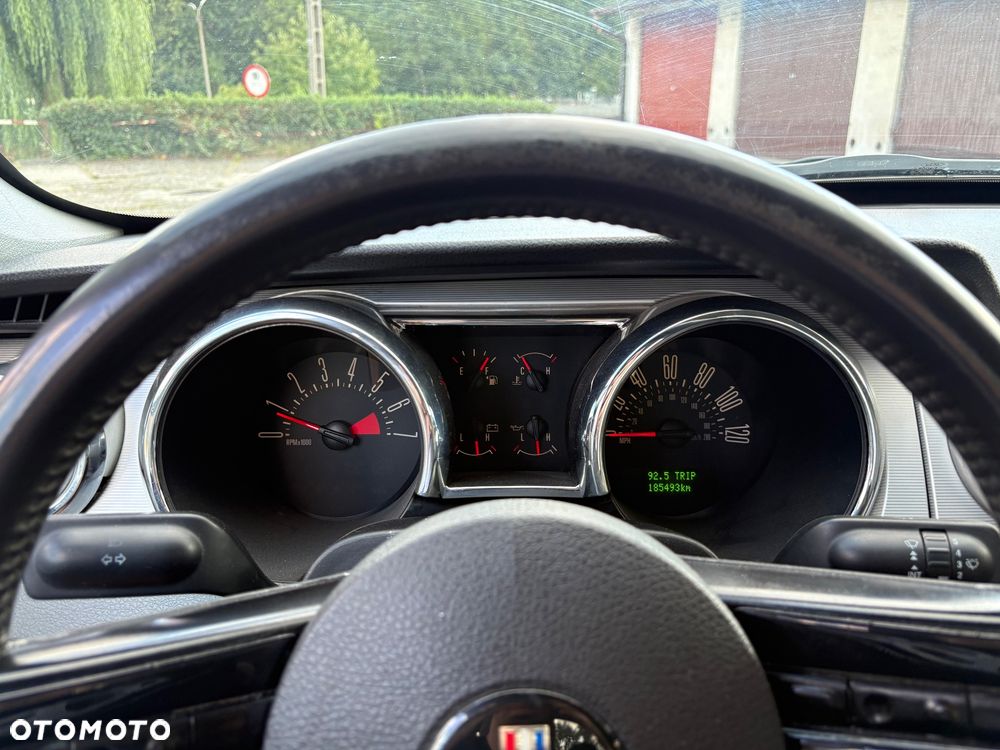 Ford Mustang - 11
