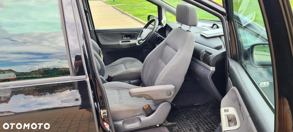 Ford Galaxy - 12
