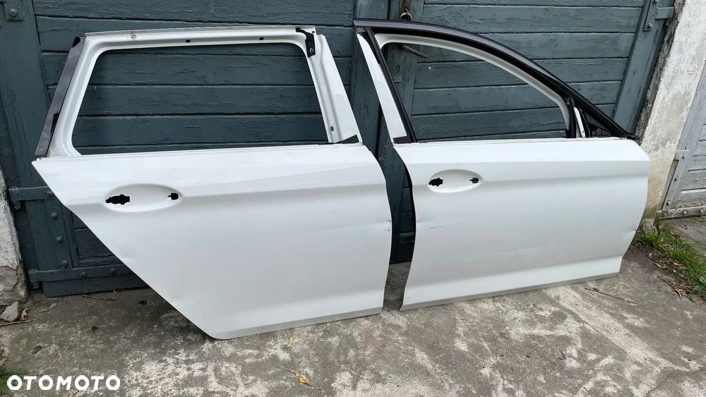 Przednie tylne prawe drzwi BMW G31 - 1
