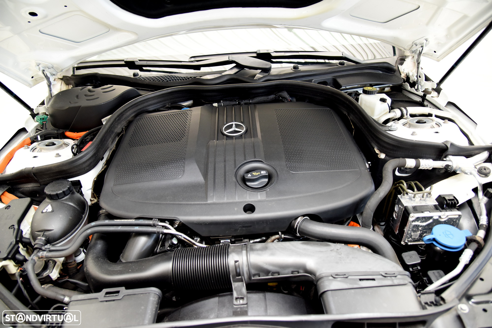 Mercedes-Benz E 300 Bluetec Hybrid Avantgarde - 11