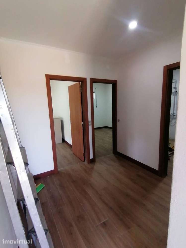 Moradia T2 Totalmente Remodelada com Garagem | Pereira - Grande imagem: 5/6
