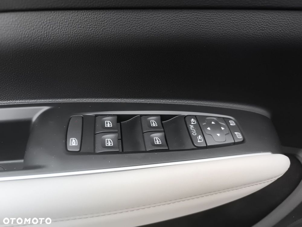 Renault Koleos 2.0 Blue dCi Initiale Paris 4x4 X-Tronic - 20