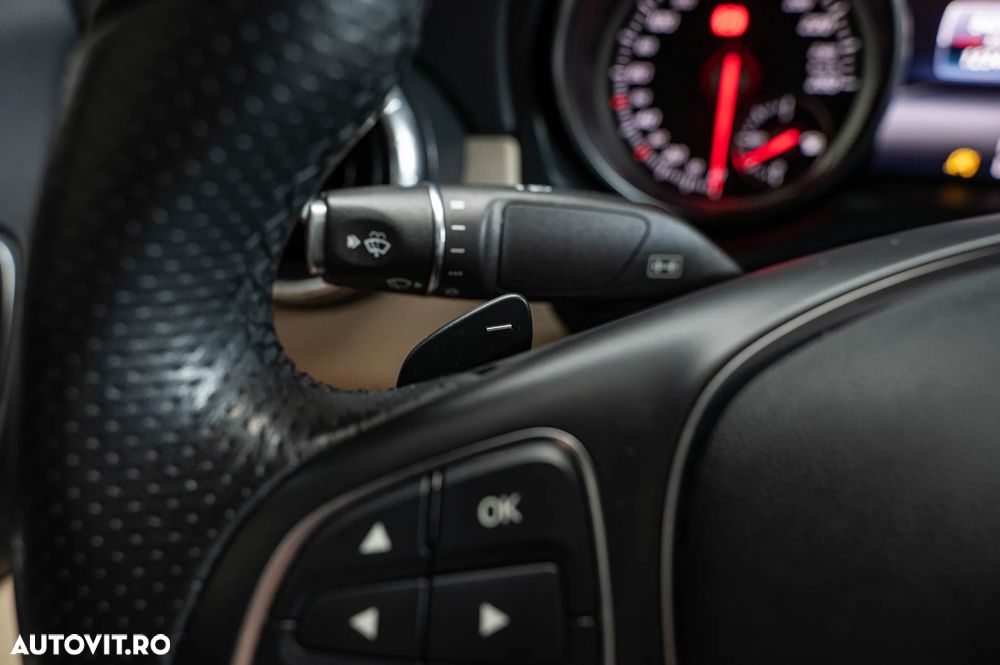 Mercedes-Benz CLA 220 d 4Matic 7G-DCT - 25