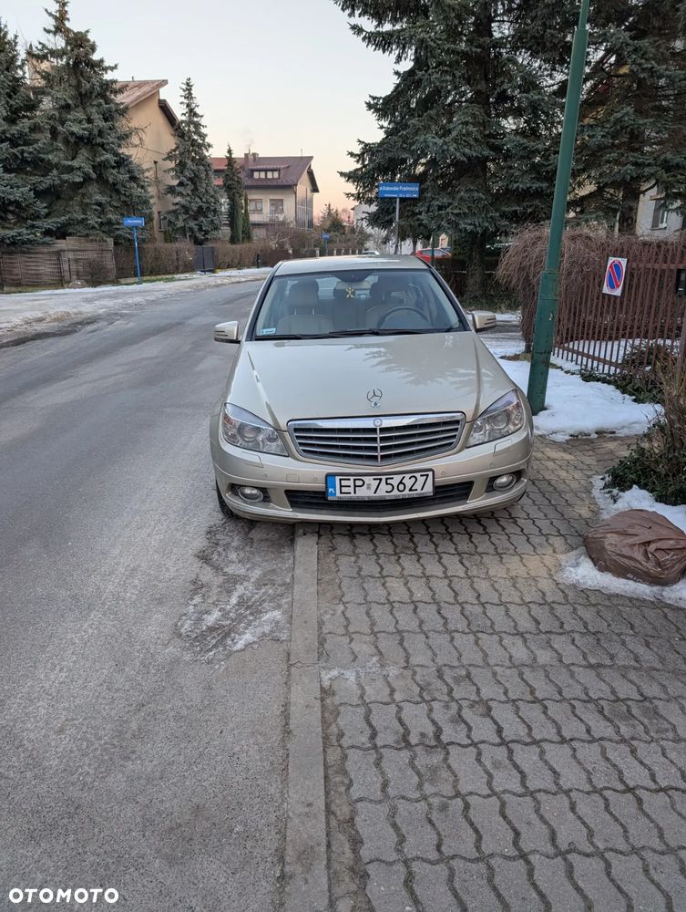 Mercedes-Benz Klasa C 220 CDI DPF Automatik BlueEFFICIENCY Avantgarde - 13