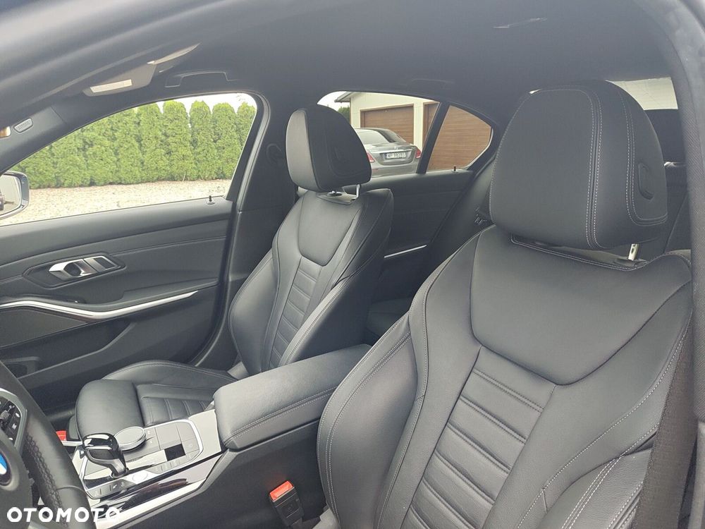 BMW Seria 3 M340i xDrive sport - 13