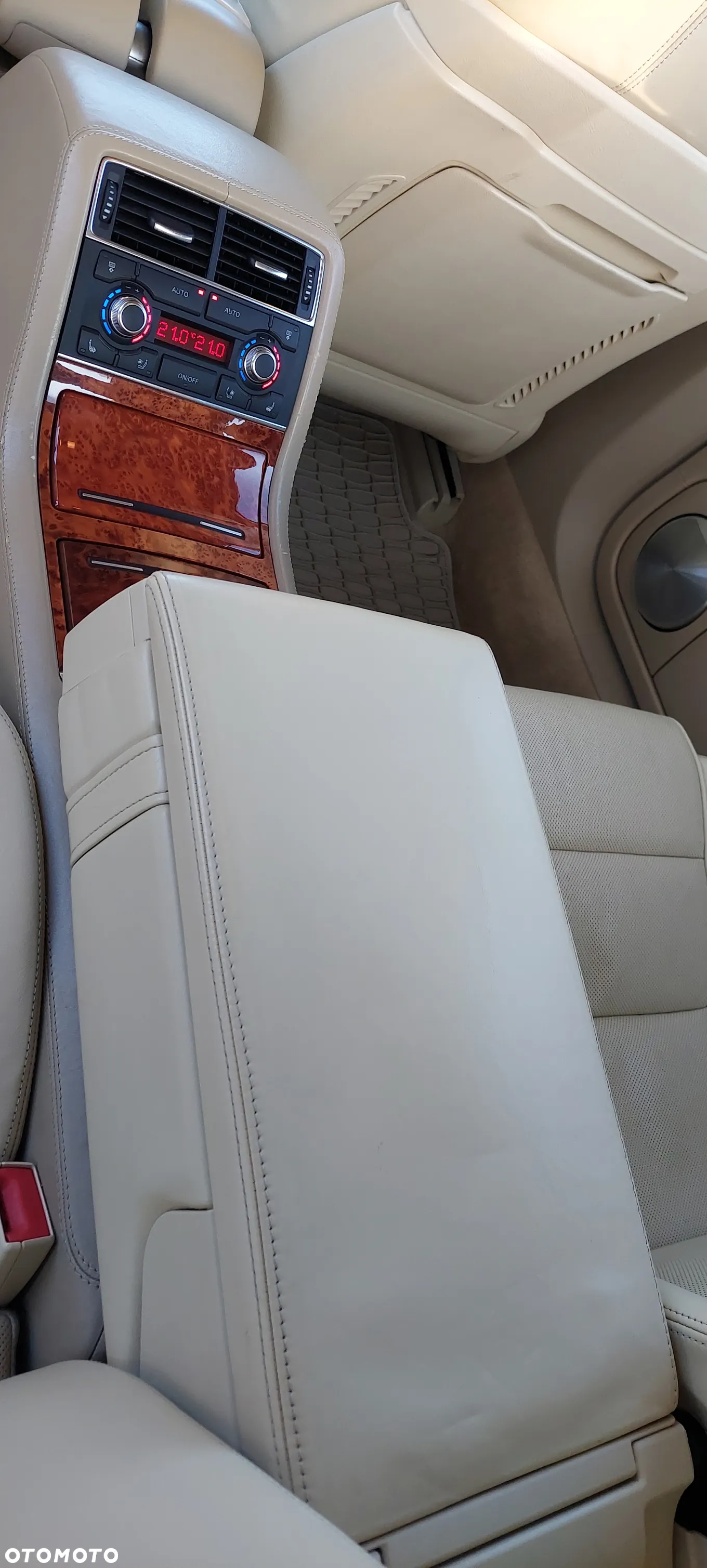 Audi A8 6.0 W12 L Quattro - 12