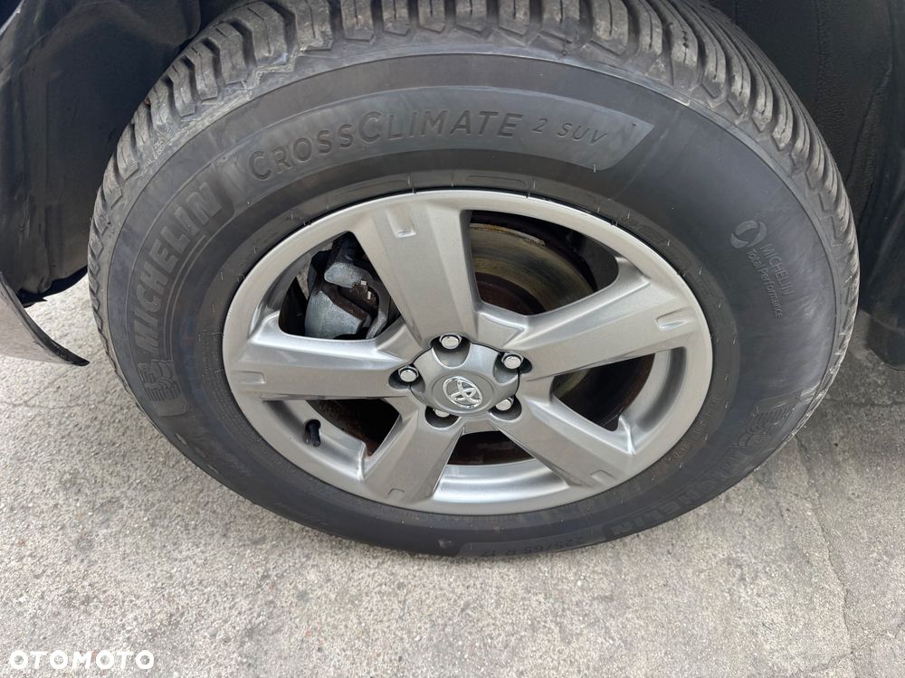 Toyota RAV4 - 25
