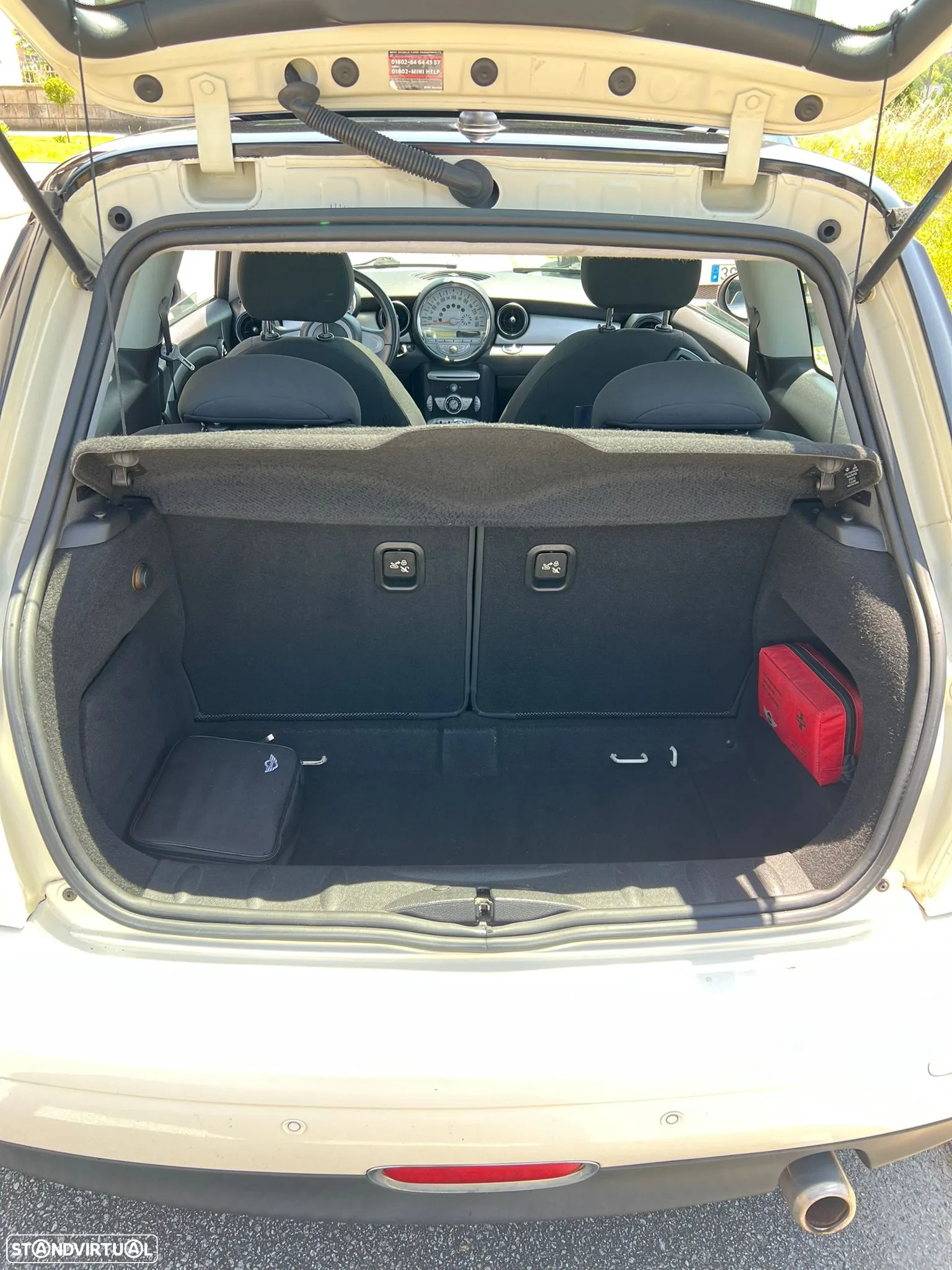 MINI 3 Portas Cooper D - 16