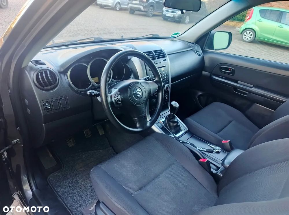Suzuki Grand Vitara 1.6 Comfort - 16