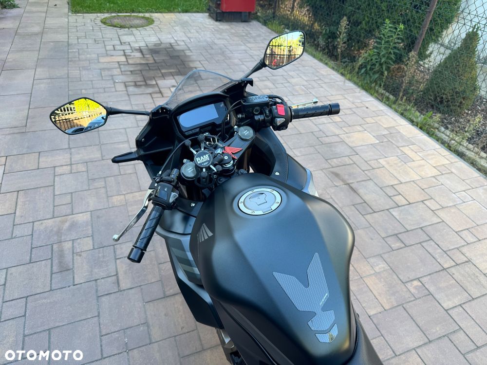 Honda CBR - 9