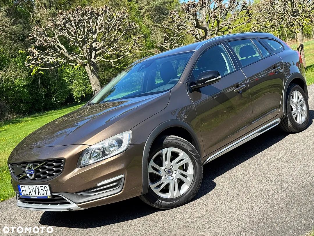 Volvo V60 Cross Country D4 AWD Geartronic Summum - 1