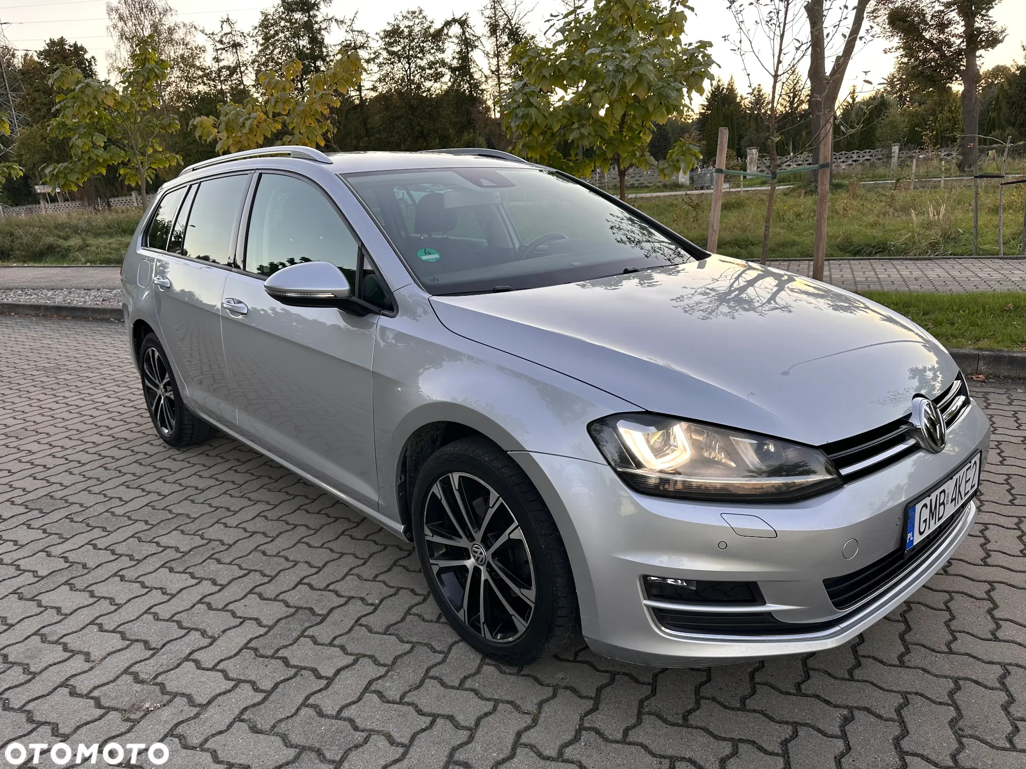 Volkswagen Golf Variant 2.0 TDI BlueMotion Technology DSG Allstar - 4