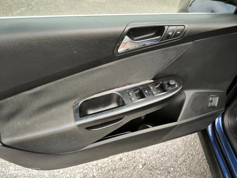 VW Passat Variant 2.0 TDI Confortline - 39