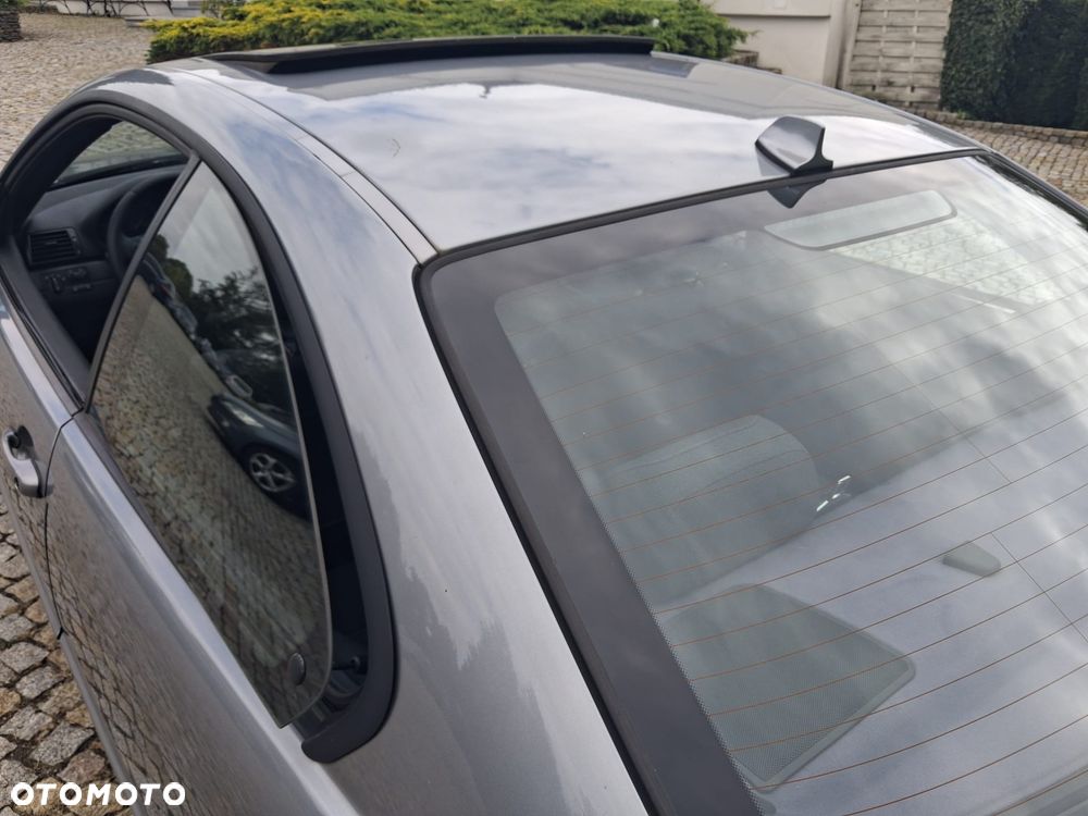 BMW Seria 3 318 Ci Edition Sport - 10