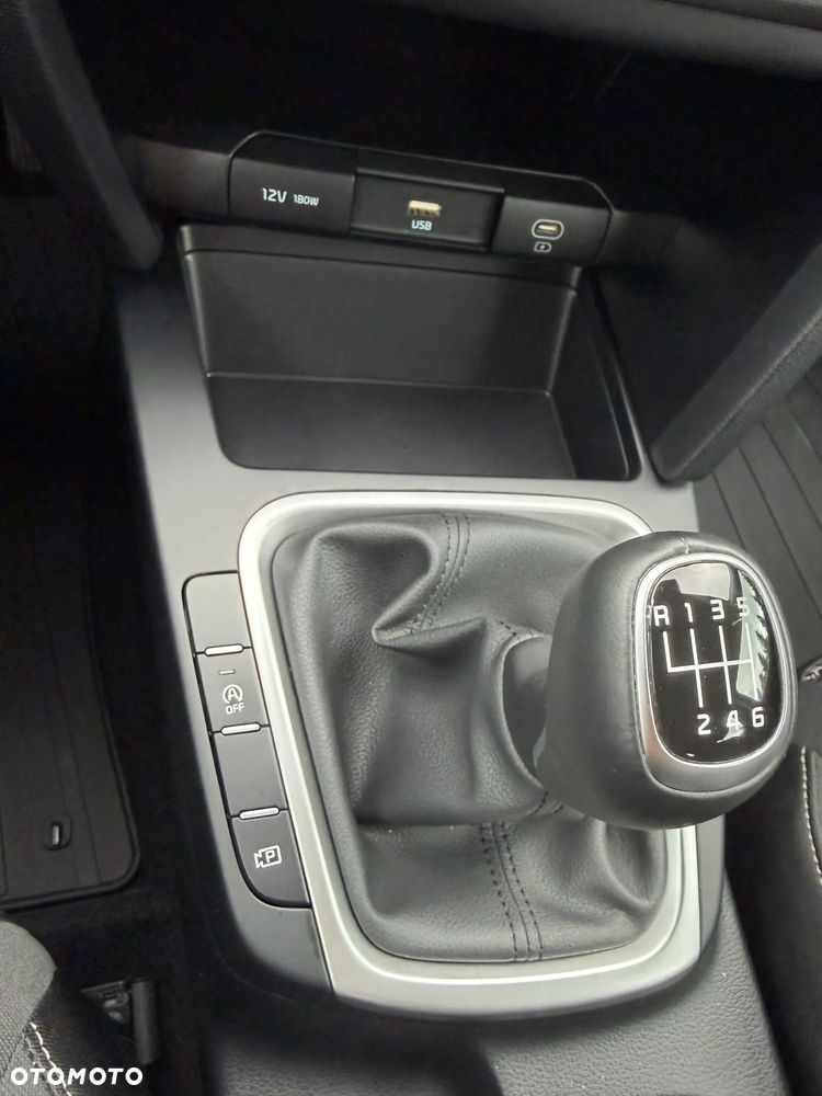 Kia Ceed 1.5 T-GDI M - 17