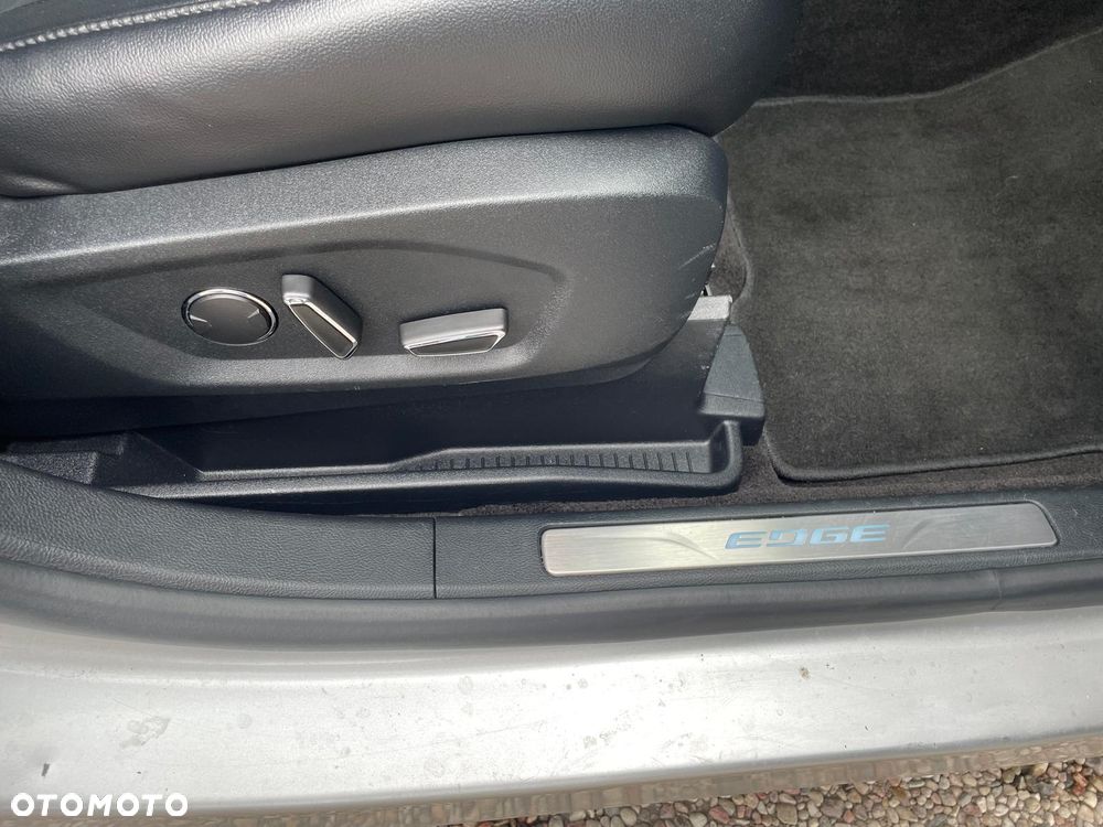 Ford Edge - 25