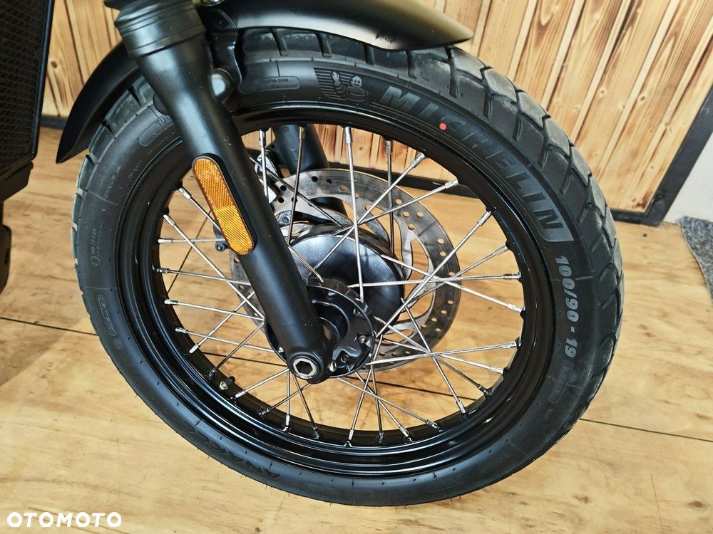 Triumph Scrambler - 14