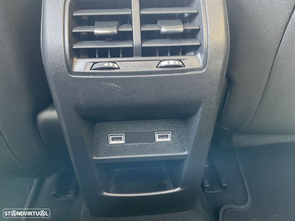 Peugeot 308 1.6 Hybrid Allure Pack e-EAT8 - 44