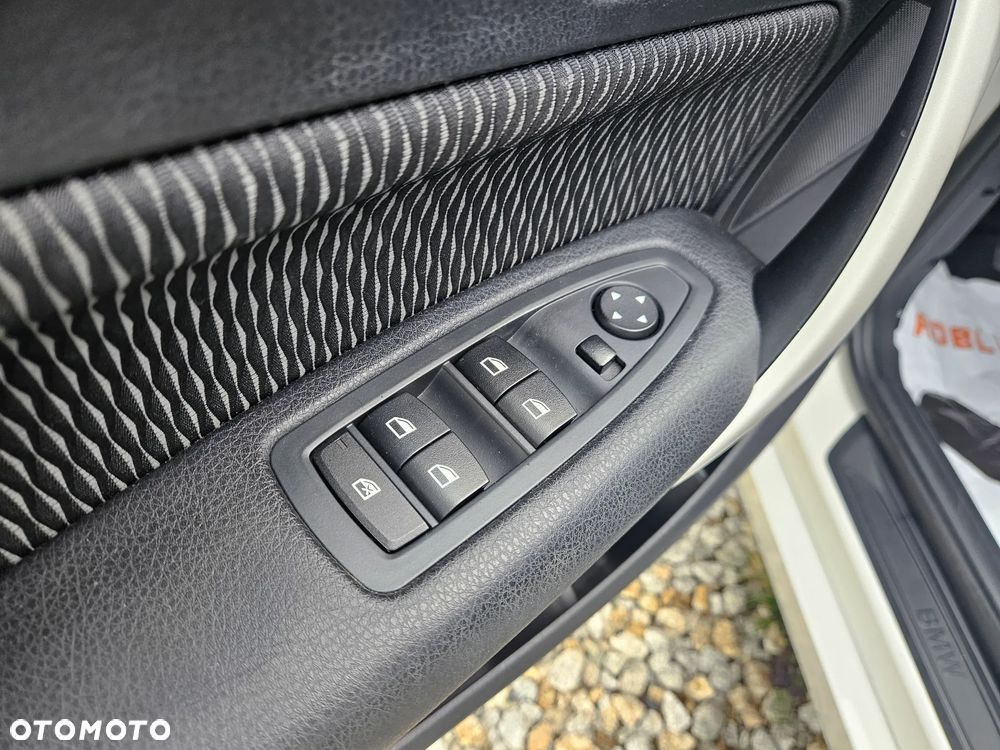 BMW Seria 1 116i - 17