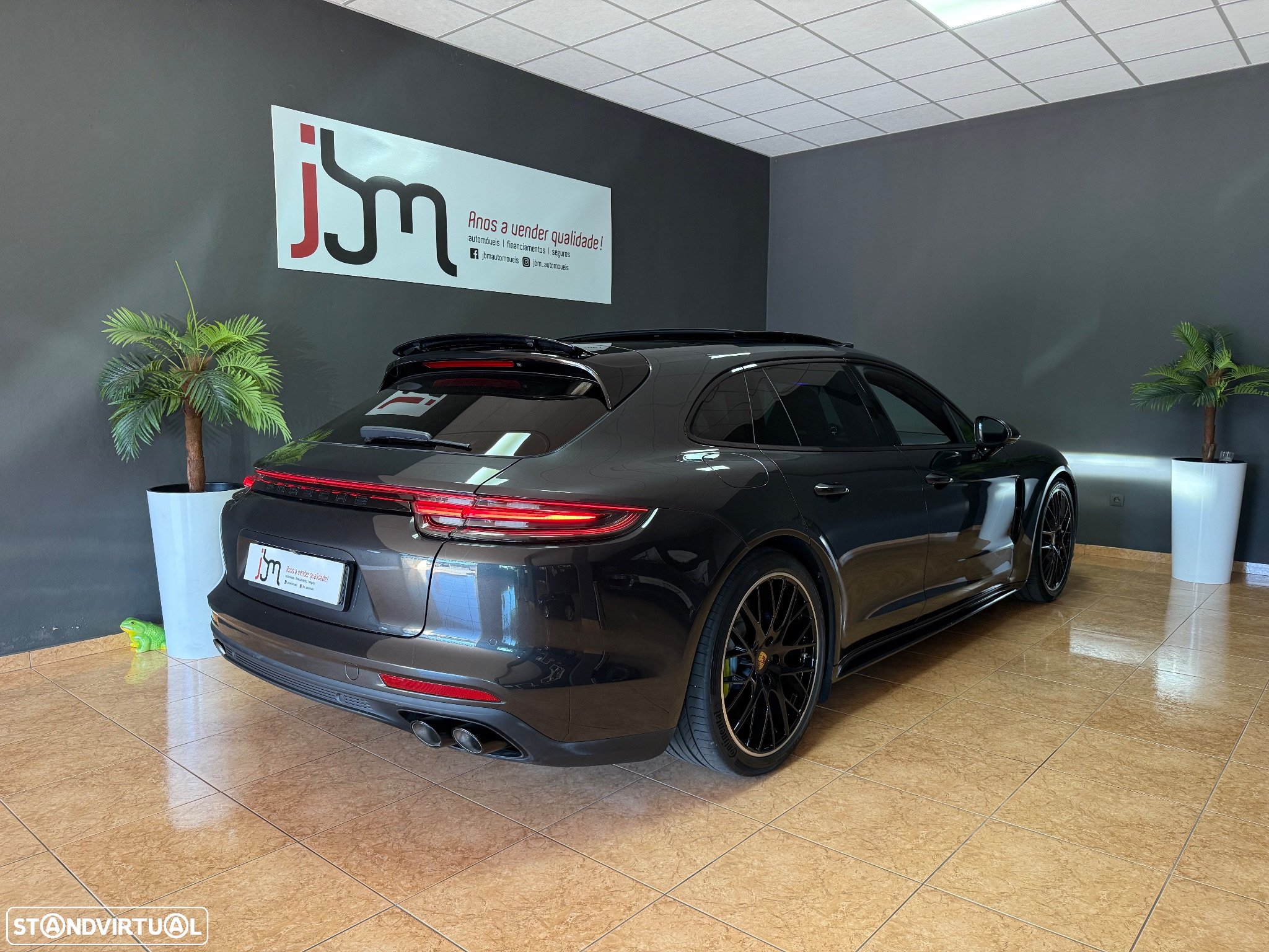 Porsche Panamera Sport Turismo 4 E-Hybrid 10 Years Edition - 21