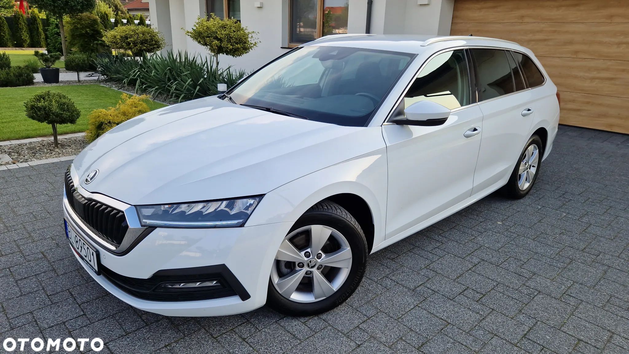 Skoda Octavia Combi 2.0 TDI DSG Sport Edition - 1