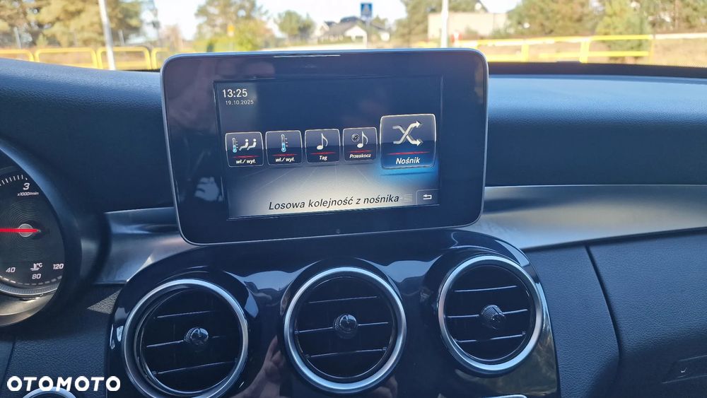 Mercedes-Benz Klasa C 200 (BlueTEC) d T Exclusive - 29