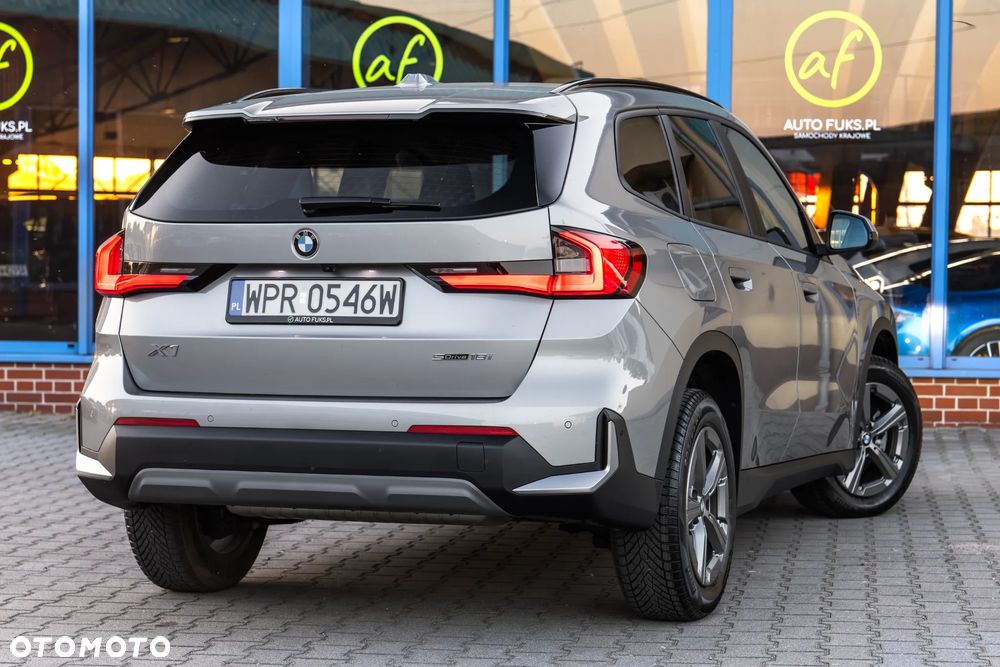 BMW X1 sDrive18i - 9