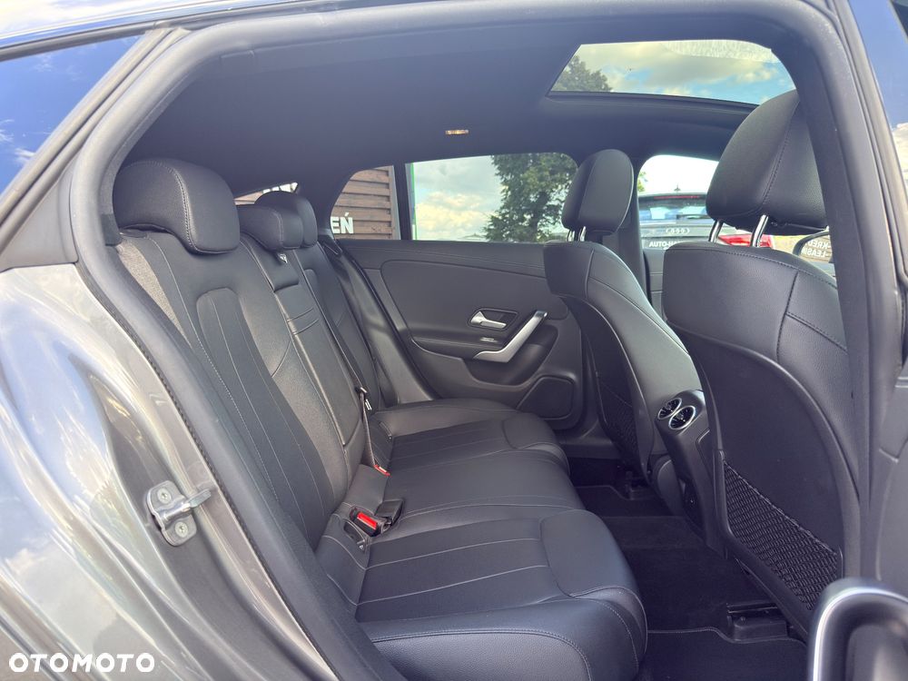 Mercedes-Benz CLA 200 7G-DCT Edition Progressive Line - 17