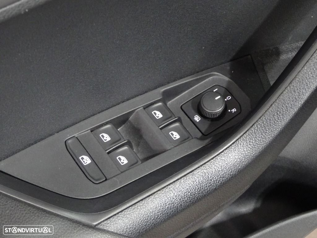 Skoda Karoq 2.0 TDI Ambition - 27
