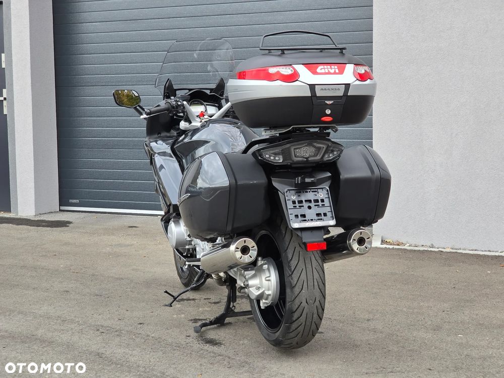 Yamaha FJR - 16