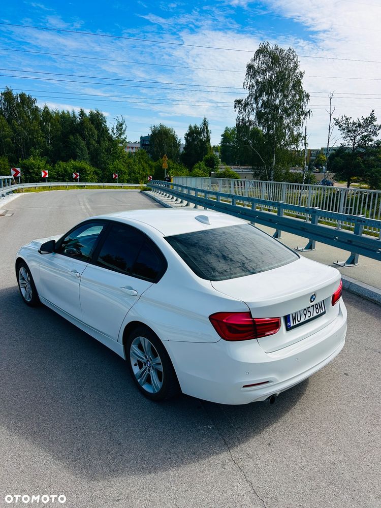 BMW Seria 3 318i - 4