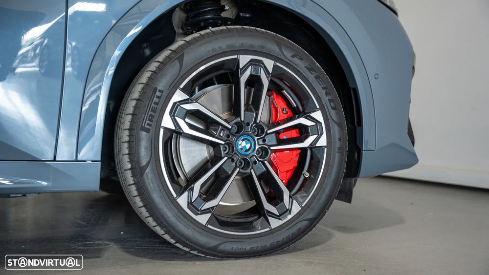 BMW iX2 eDrive20 Pack Desportivo M - 30