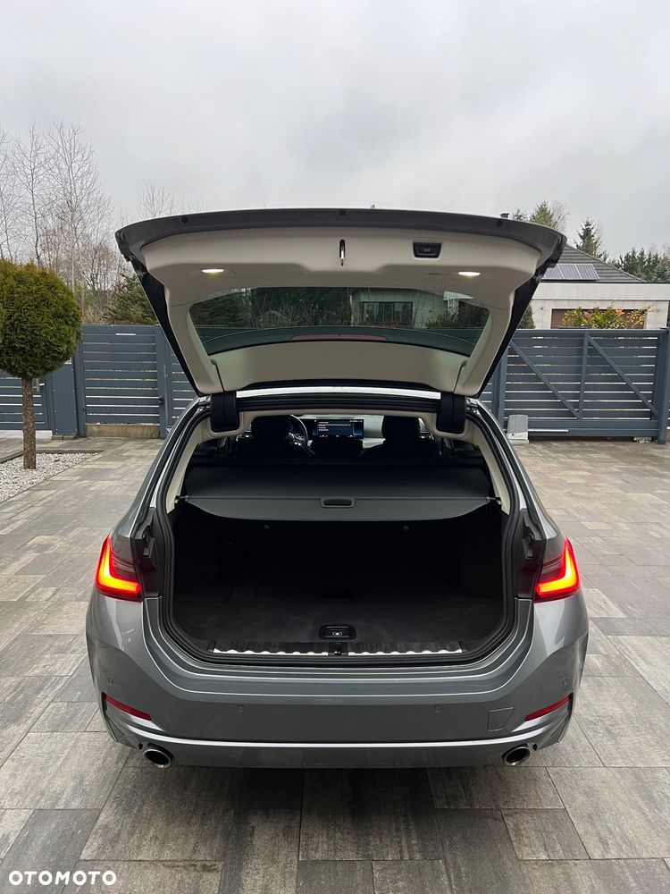 BMW Seria 3 318i - 9