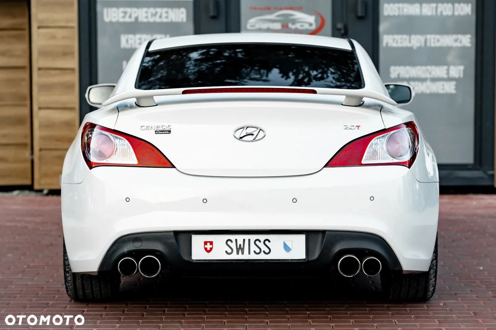 Hyundai Genesis Coupe - 13