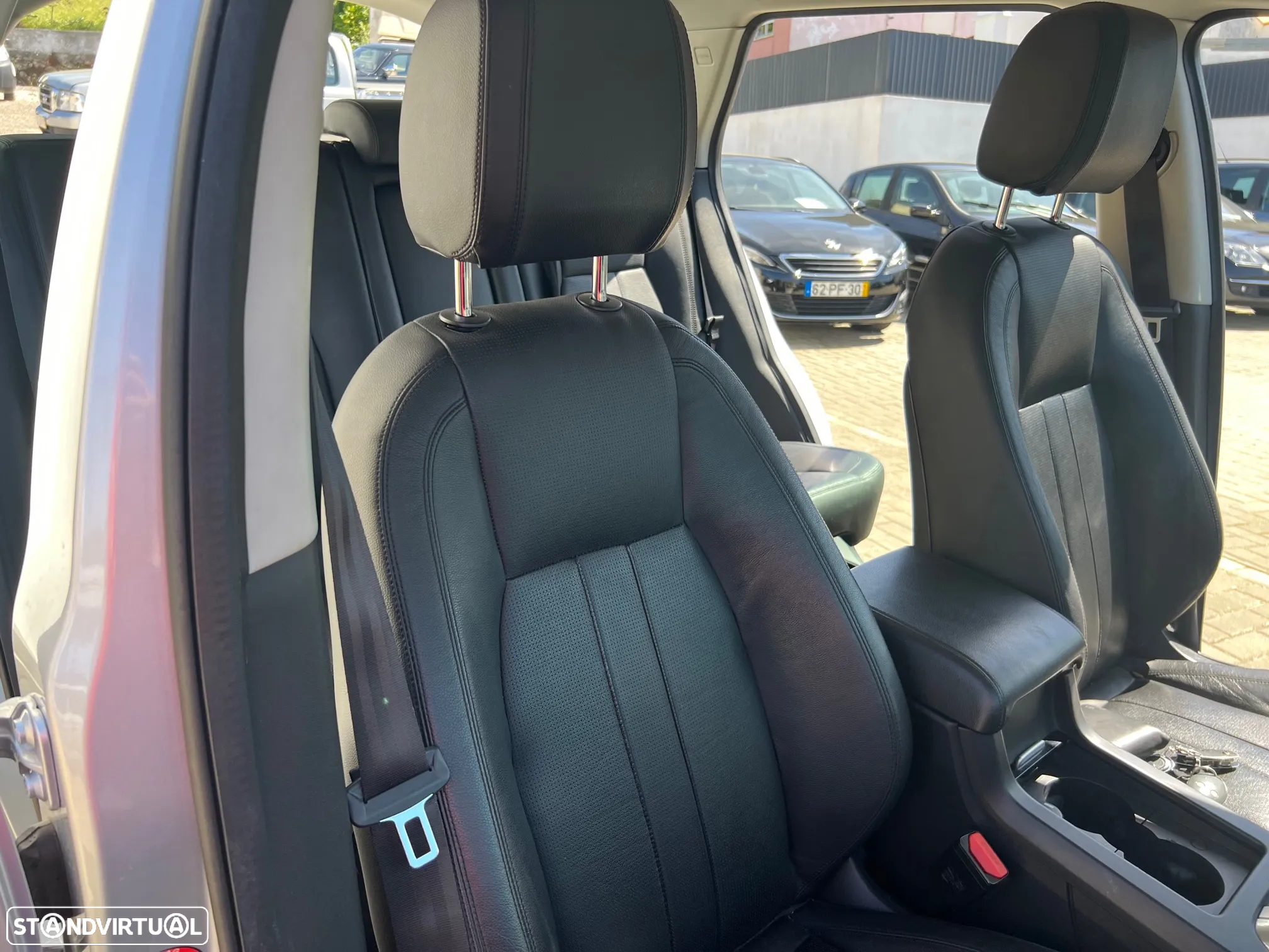 Land Rover Discovery Sport 2.0 eD4 HSE - 39