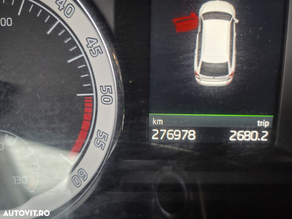 Skoda Octavia Combi Diesel 1.6 TDI DSG Style - 24